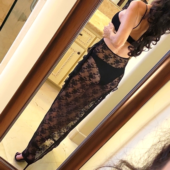 Ares Bkack Lace Maxi Dress, XS. - Picture 15 of 16